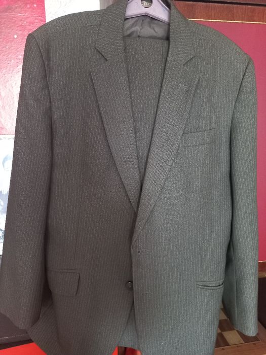 Мужс. Костюмы новые по 10000тг.