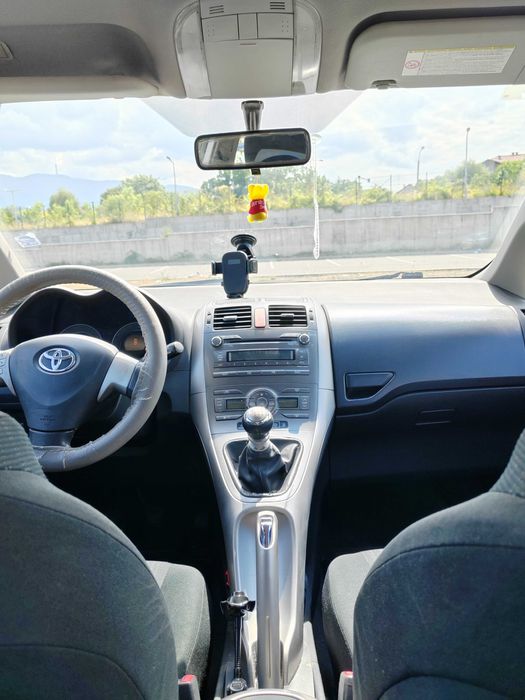 Продавам Toyota Auris D4D 2.0,  126к.с. на реални 177000 км.