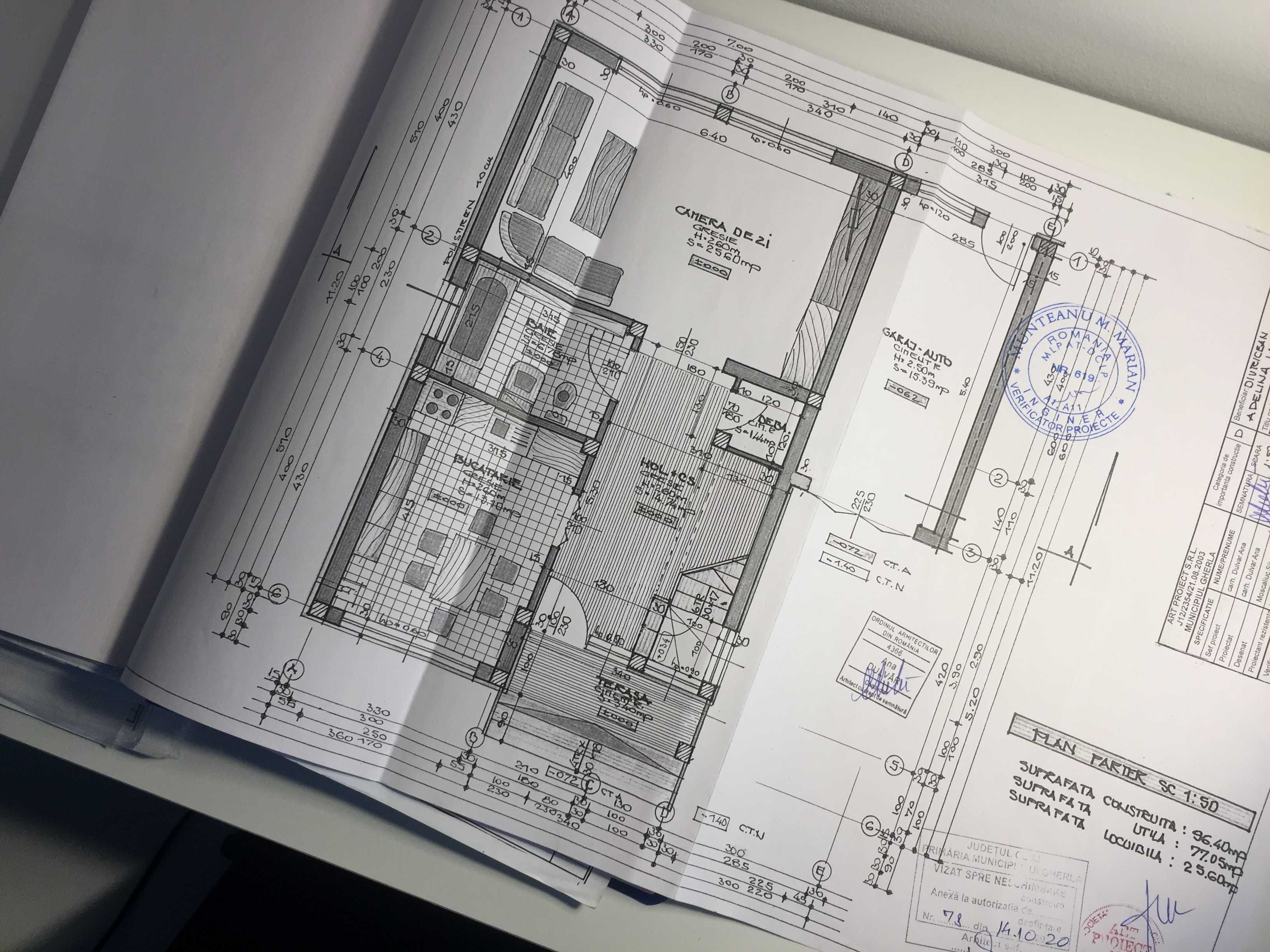 Vând teren+Proiect "CASĂ FAMILIARĂ P+1E CU GARAJ" și Autoriz de constr