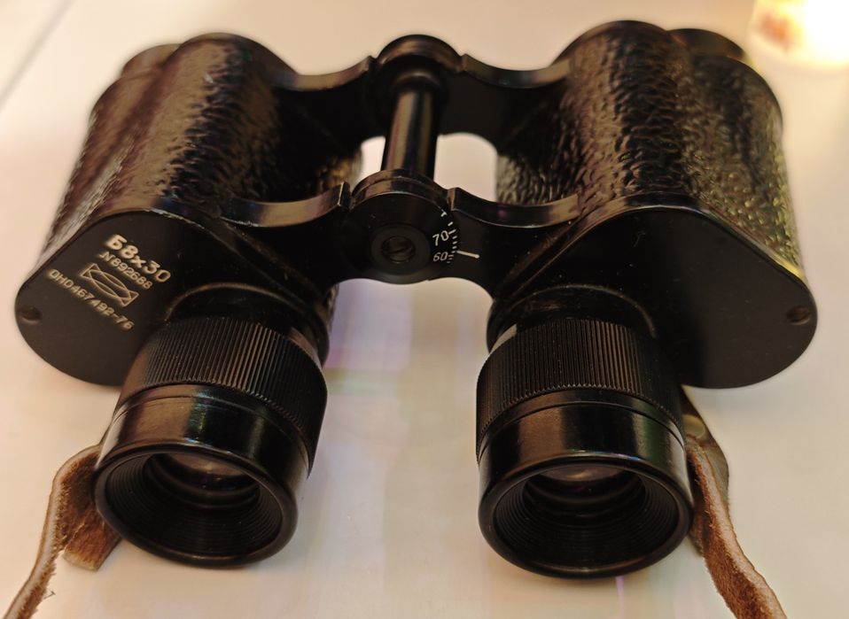 Бинокъл Б 8Х30, от българската армия през 50-те години. .