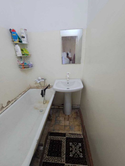 Продаётся 3х комн квартира на 4 этаже Ор-р Хамкорбанк Пиридастгир