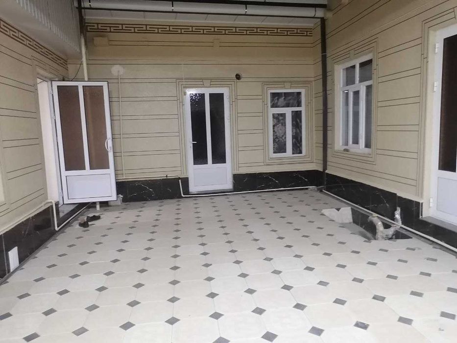 Vobkent tuman markazida hovli sotiladi