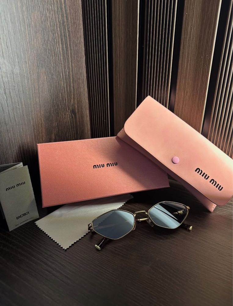 Слънчеви очила Miu Miu