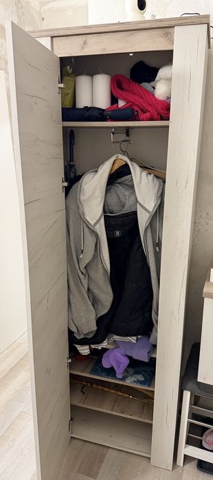 2 бр. гардердероби