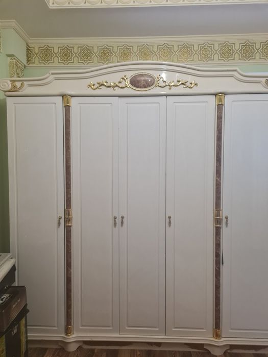 Продам спальный ганитур