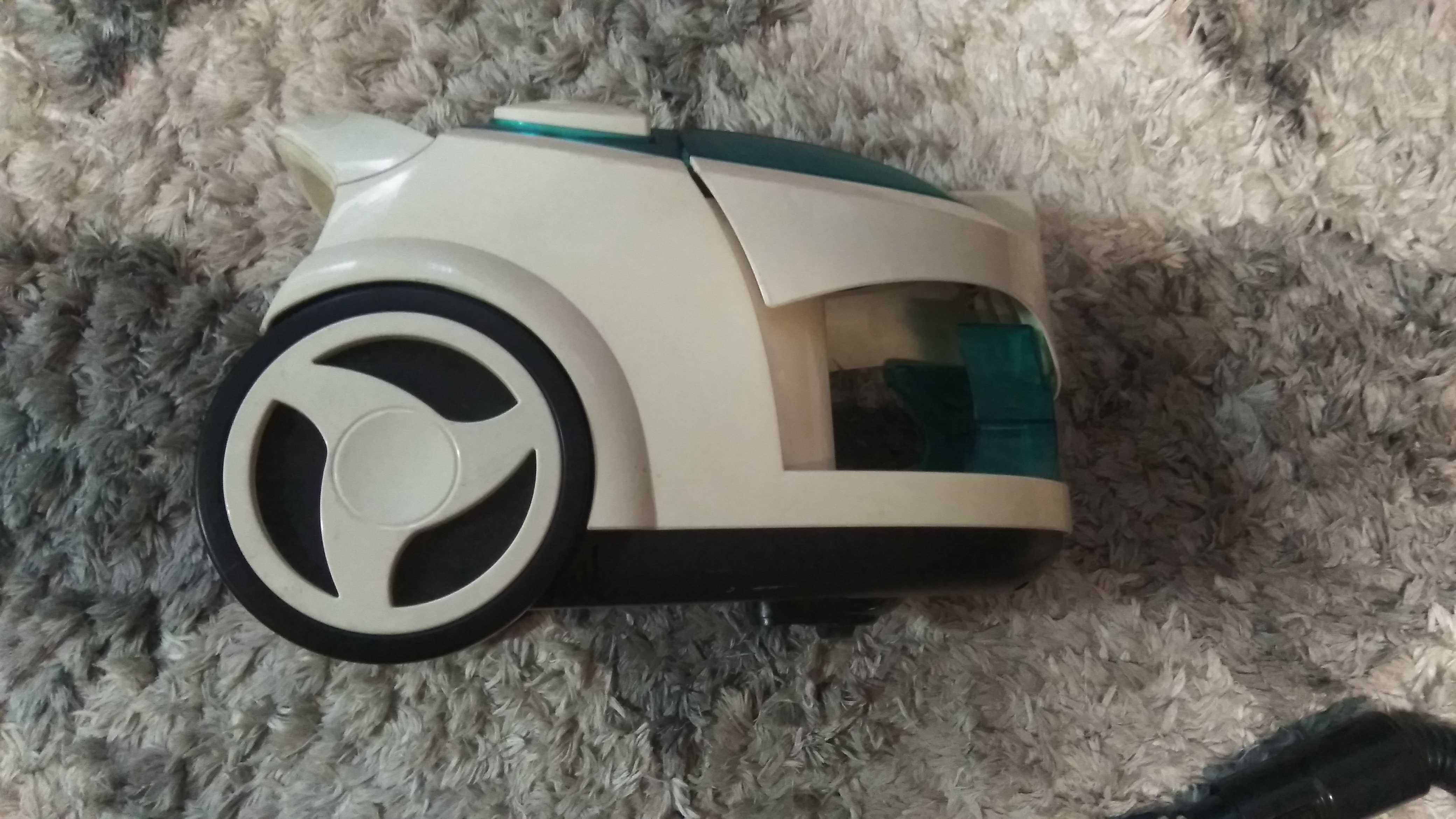 Пылесос Bosch b-825
