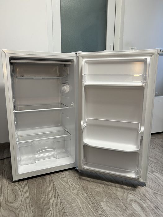 Frigider Heinner cu congelator