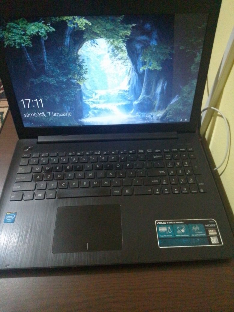 Vand laptop  ASUS