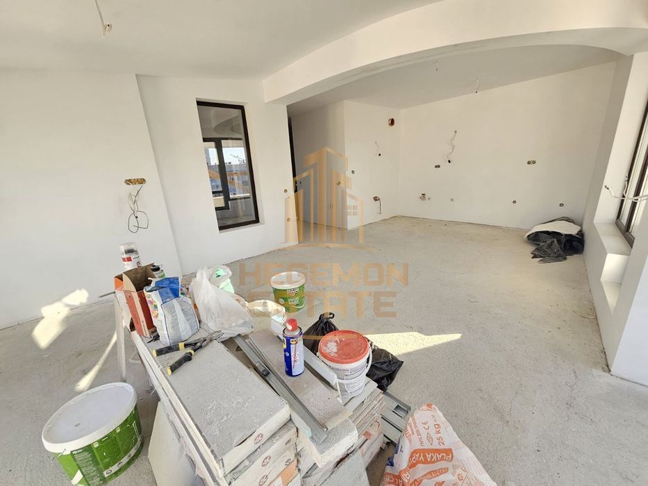 Продава се Тристаен апартамент в Варна, Левски - 101 кв.м за 1981 €/кв.м - Снимка #2