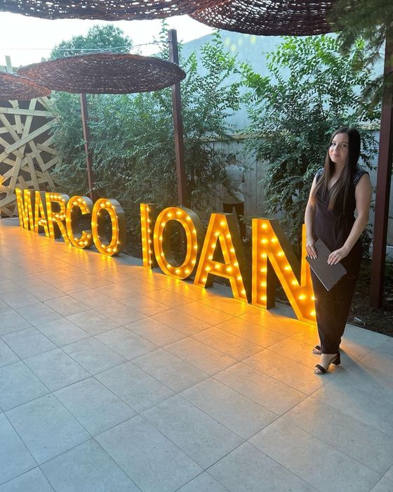 Vand / Inchiriez litere/cifre volumetrice luminoase aurii 90cm