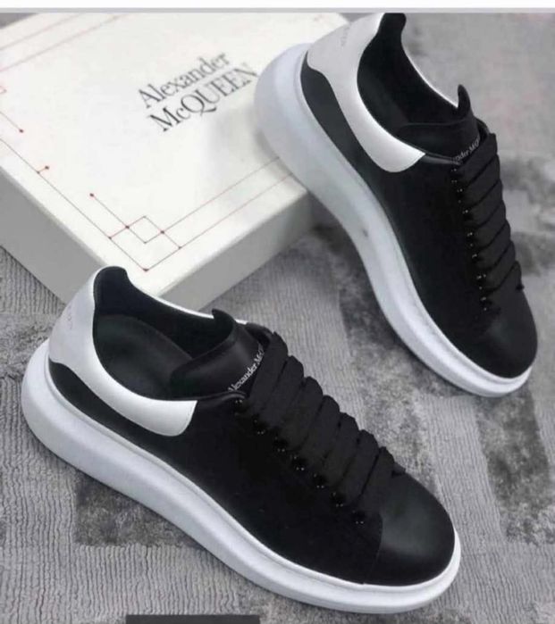 Стилни дамски маратонки Alexander McQueen