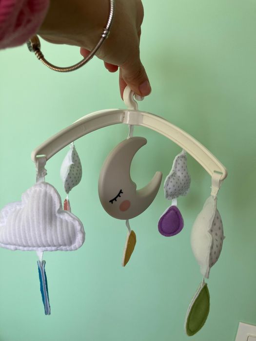 Бебешка музикална играчка за креватче