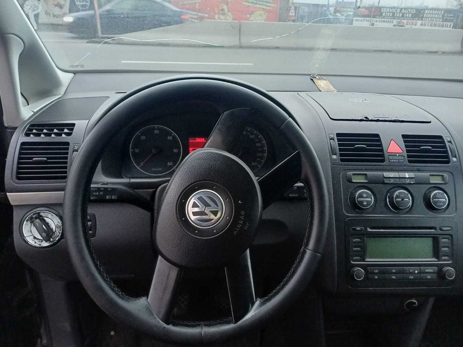 Volkswagen Touran 2.0 TDI (136 CP) 2004, 7 locuri