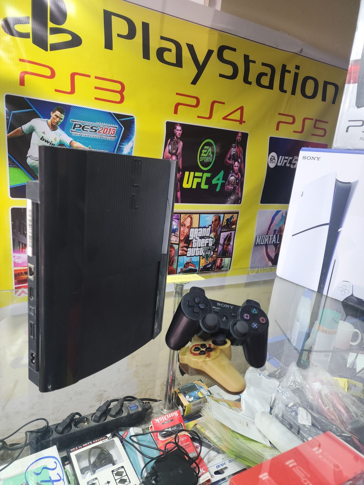 Продается игровой консол Sony Playstation 3 super slim