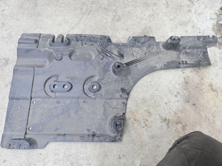 scut lateral dreapta spate dacia sandero 3 stepway 2021