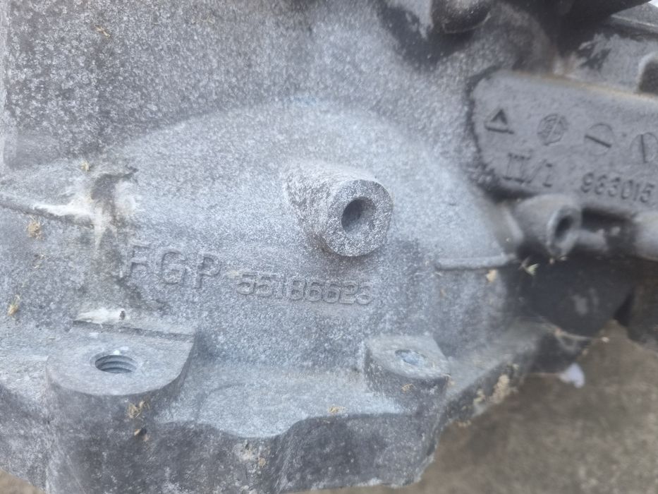 Cutie viteze  opel astra GTC zafira b 5 +1 trepte