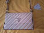 Дамска чанта GUESS