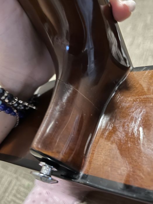 Vand chitara albanez