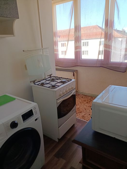 Închiriez garsonieră