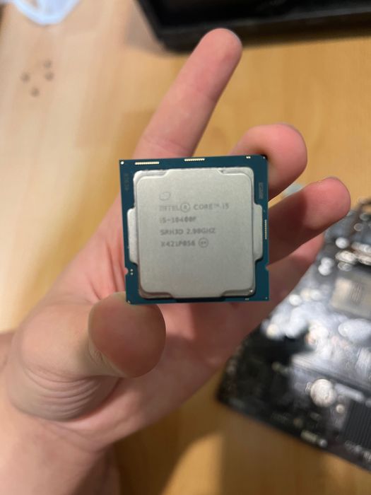 Procesor intel i5-10400f