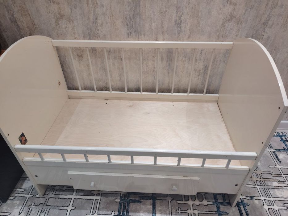 Продам детскую кровать дешево