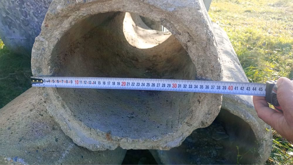 Vand tuburi de beton cu talpa/ 150 lei bucata