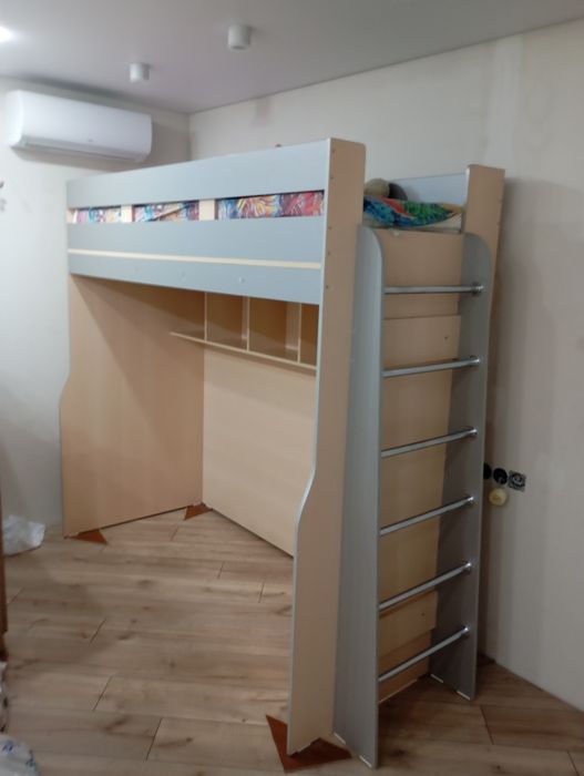 Продам двухъярусную кровать