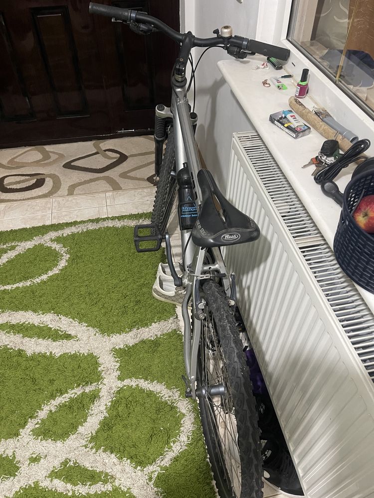 Bicicleta adusa din germania arata ca noua,sau schimb cu diverse