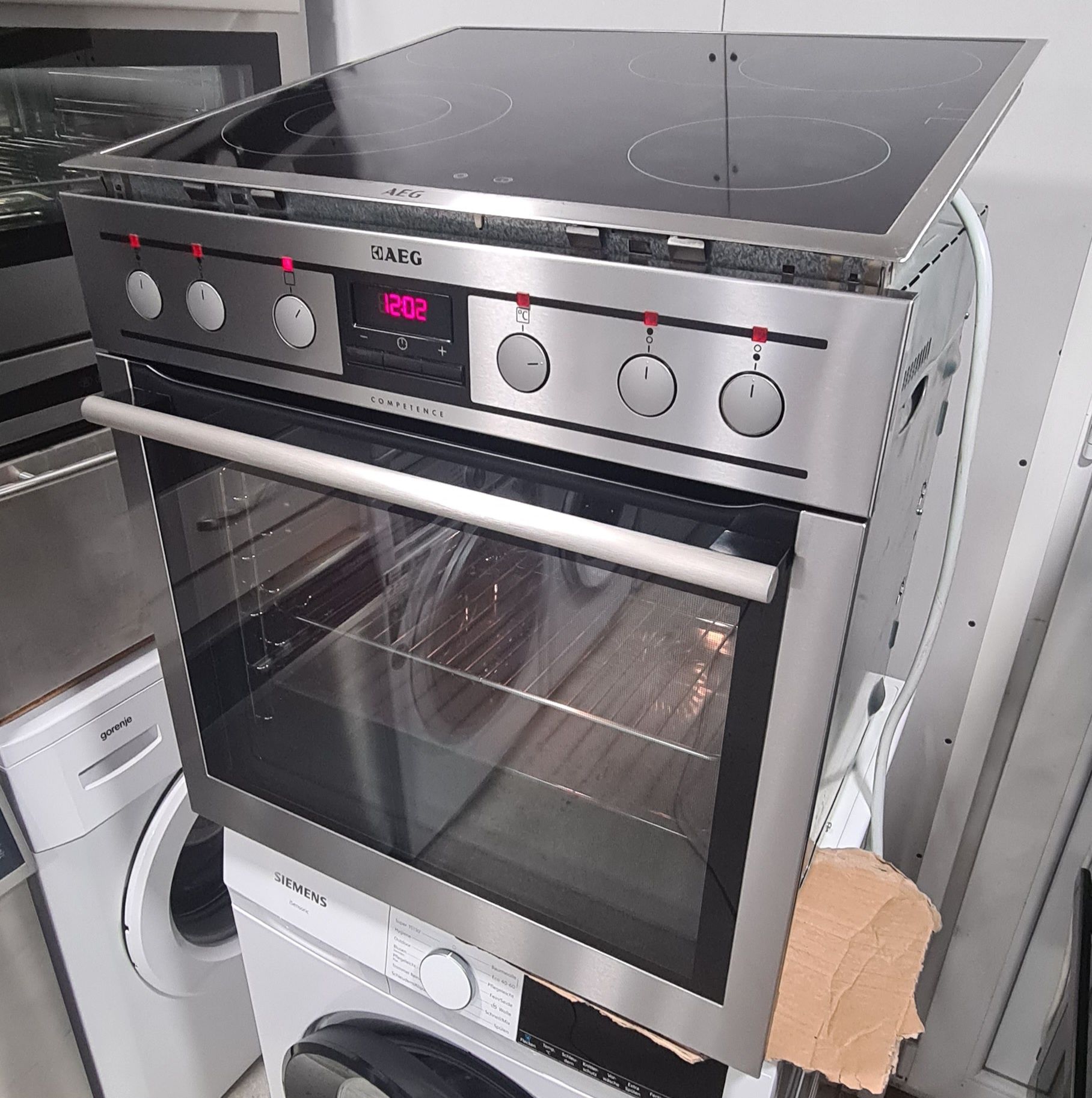 Мултифункционална фурна за вграждане 74л - AEG EE3003011M