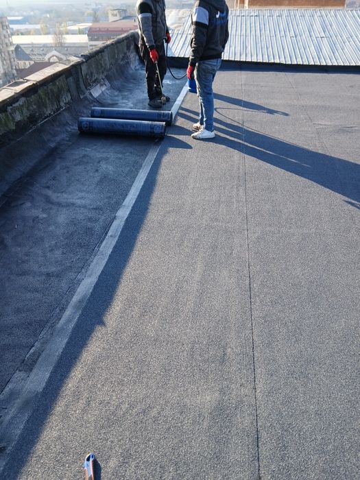 Executam lucrari de hidroizolații Membrana bituminoasa