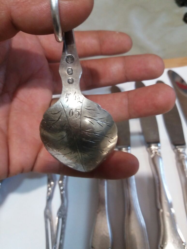 Obiecte din argint si cu manere de argint