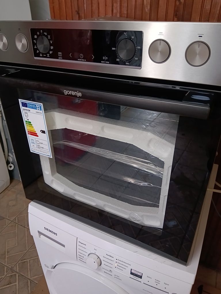 Чисто нова печка за вграждане Gorenje  с две години гаранция!