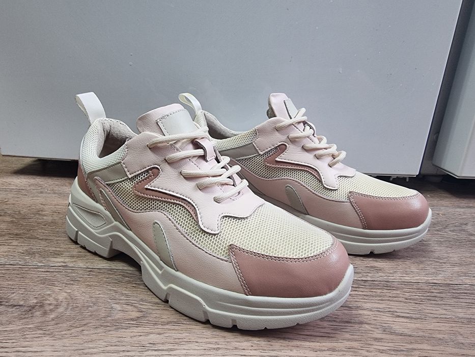 Продам женские полуботинки натуральная кожа.