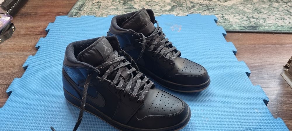 Jordan 1 Retro Mid