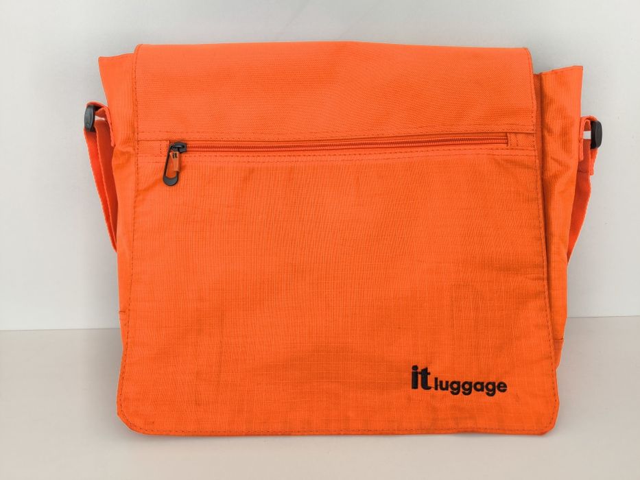 Хорошое сумка от бренда It