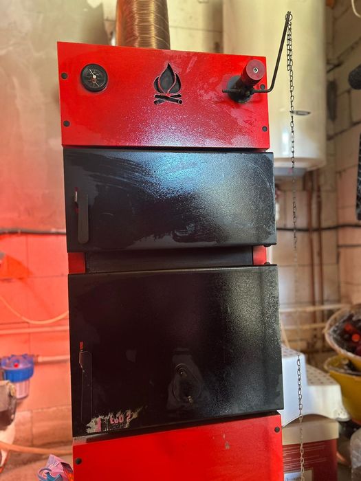 Vând centrala pe lemne + cos