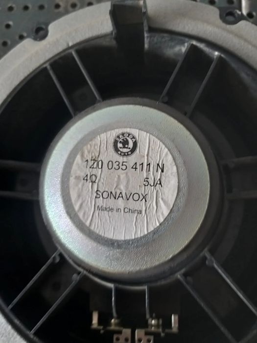 Boxa audio stanga fata skoda yeti 5l 1z0035411n