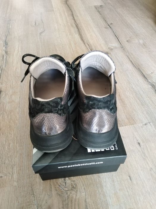 Дамски обувки от естествена кожа