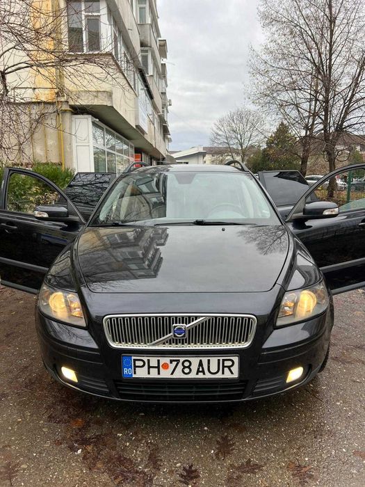 Vand Volvo V50 pentru dezmembrari complet