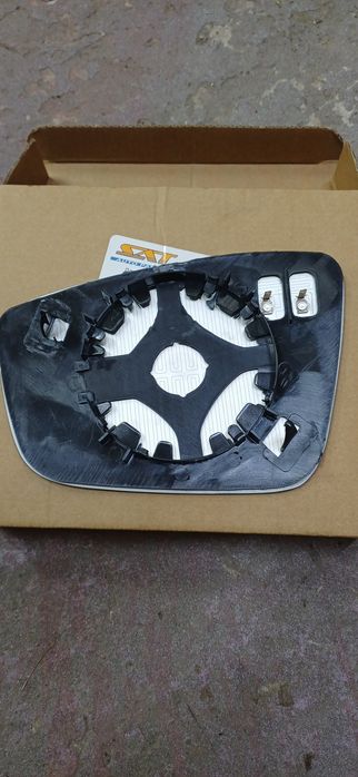 Зеркало Фолксваген Поло,Шкода рапид.