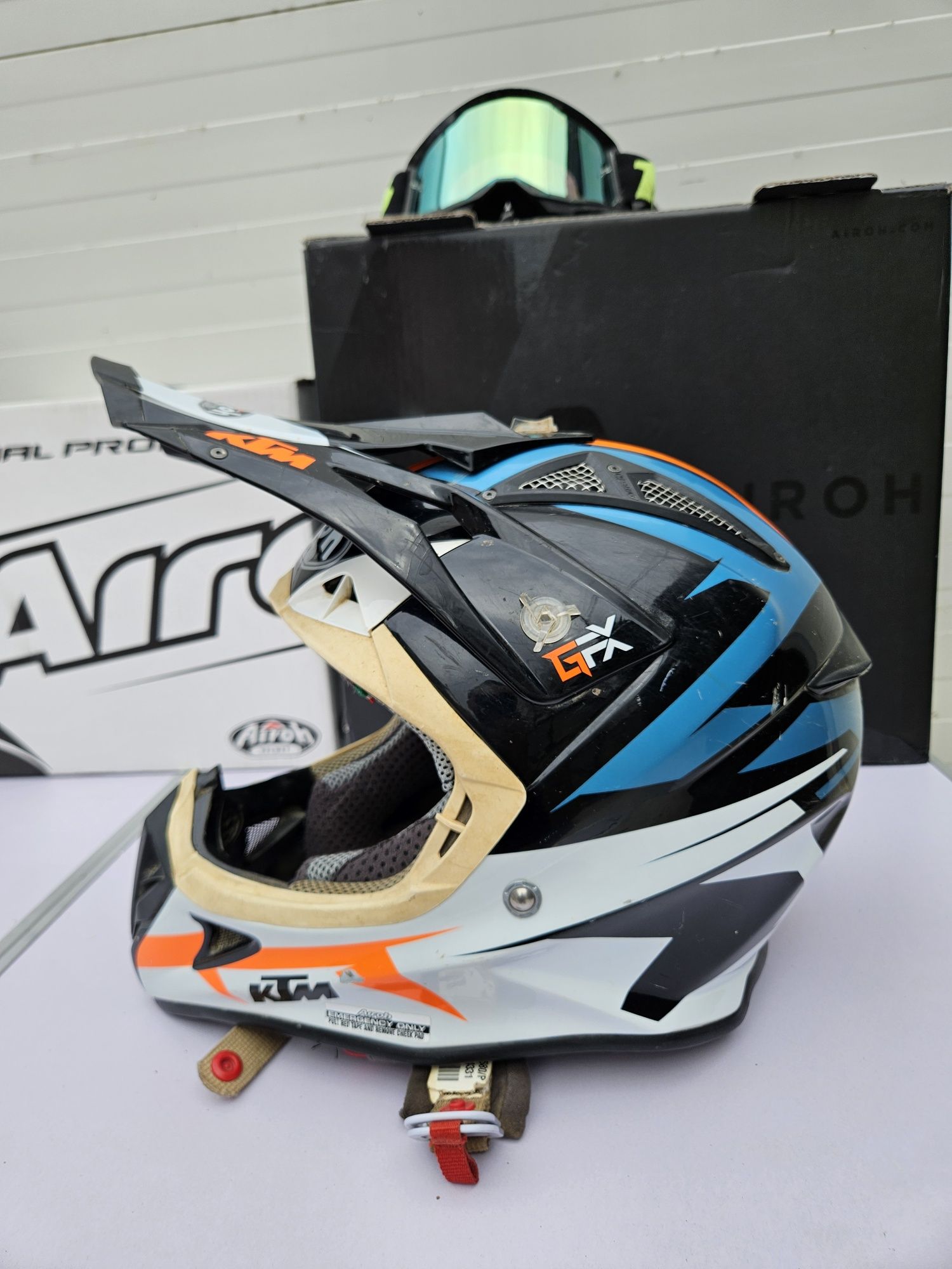 Airoh aviator KTM размер M