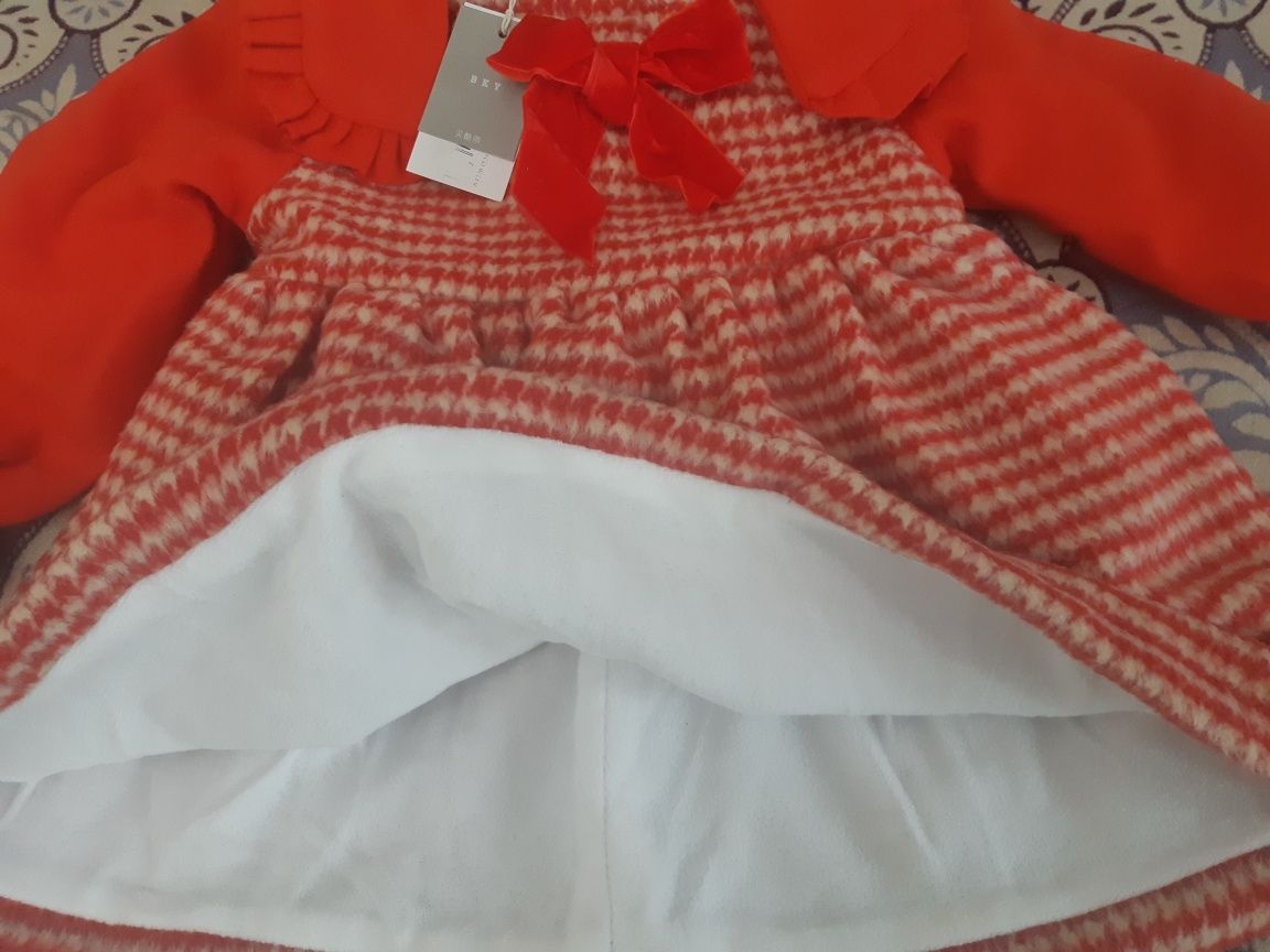 Продам новое детское платье очень тёплое, размер 12-18мес