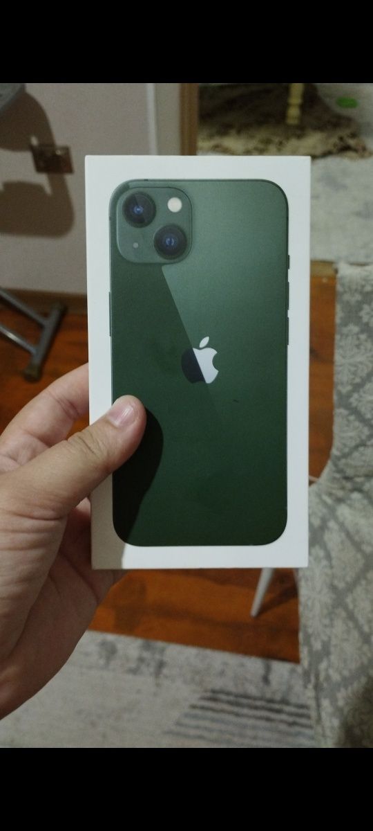 Iphone          13