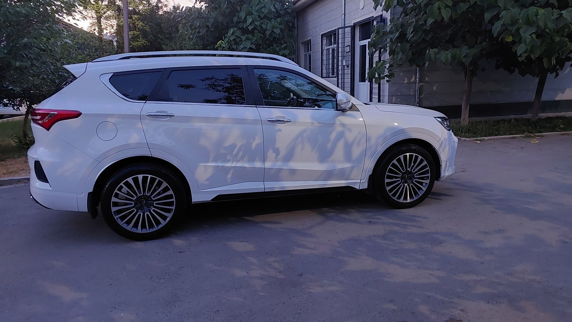 Продаю jetour x70 2024
