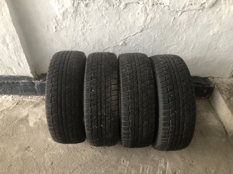 Продаю зимнию резину Dunlop