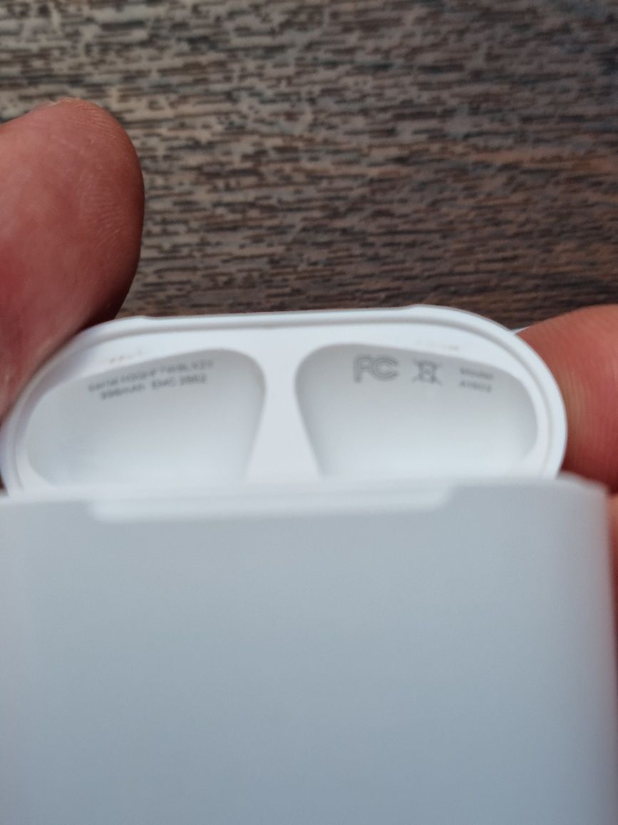 Caseta MagSafe pt casti iPhone Apple AirPods 2 / AirPods Pro originale