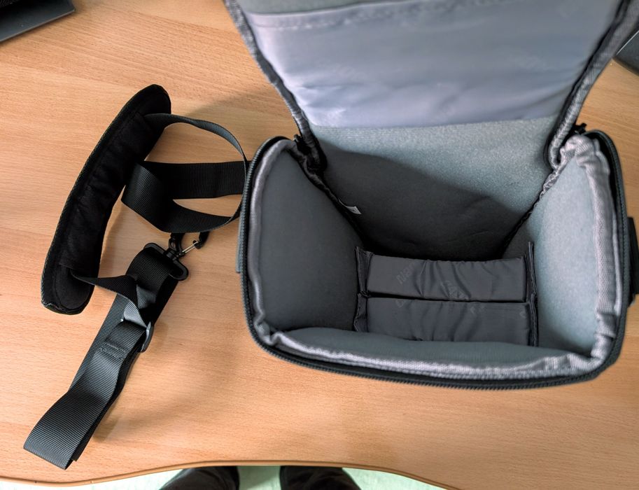 Nikon D5200 + Obiectiv Nikkor AF-S 50 mm f1.4 + 3 baterii + SD 128 GB