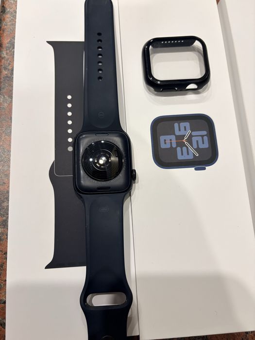 Часовник Apple Watch SE (Gen 2) 44mm