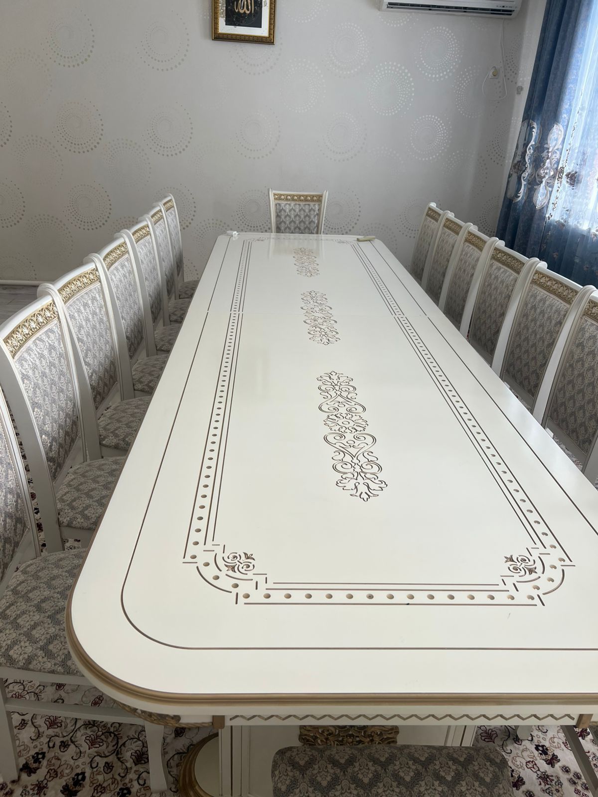 Продам стол и стулья
