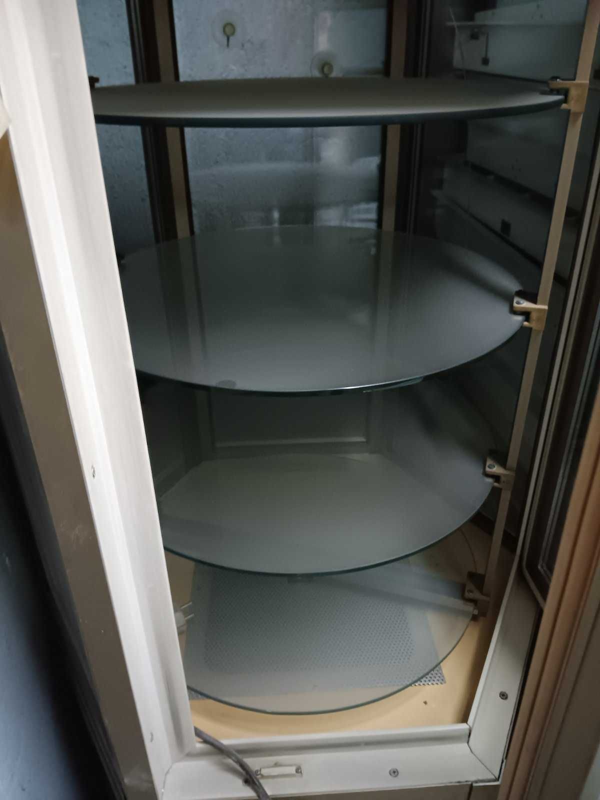 Професионална хладилна витрина за торти въртяща